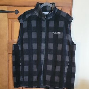 COLUMBIA Black and Gray Plaid Fleece Vest
